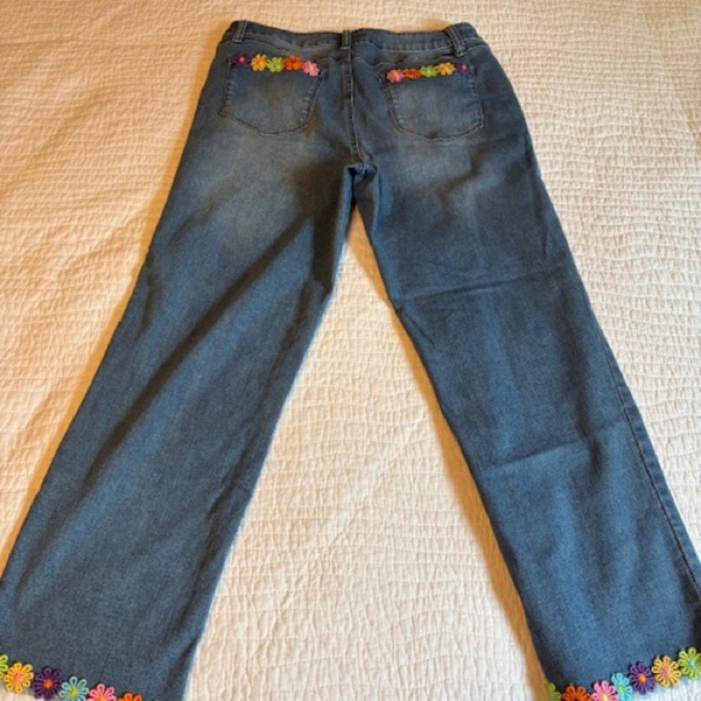 1822 Denim Floral Embroidered Blue Jeans Size 12